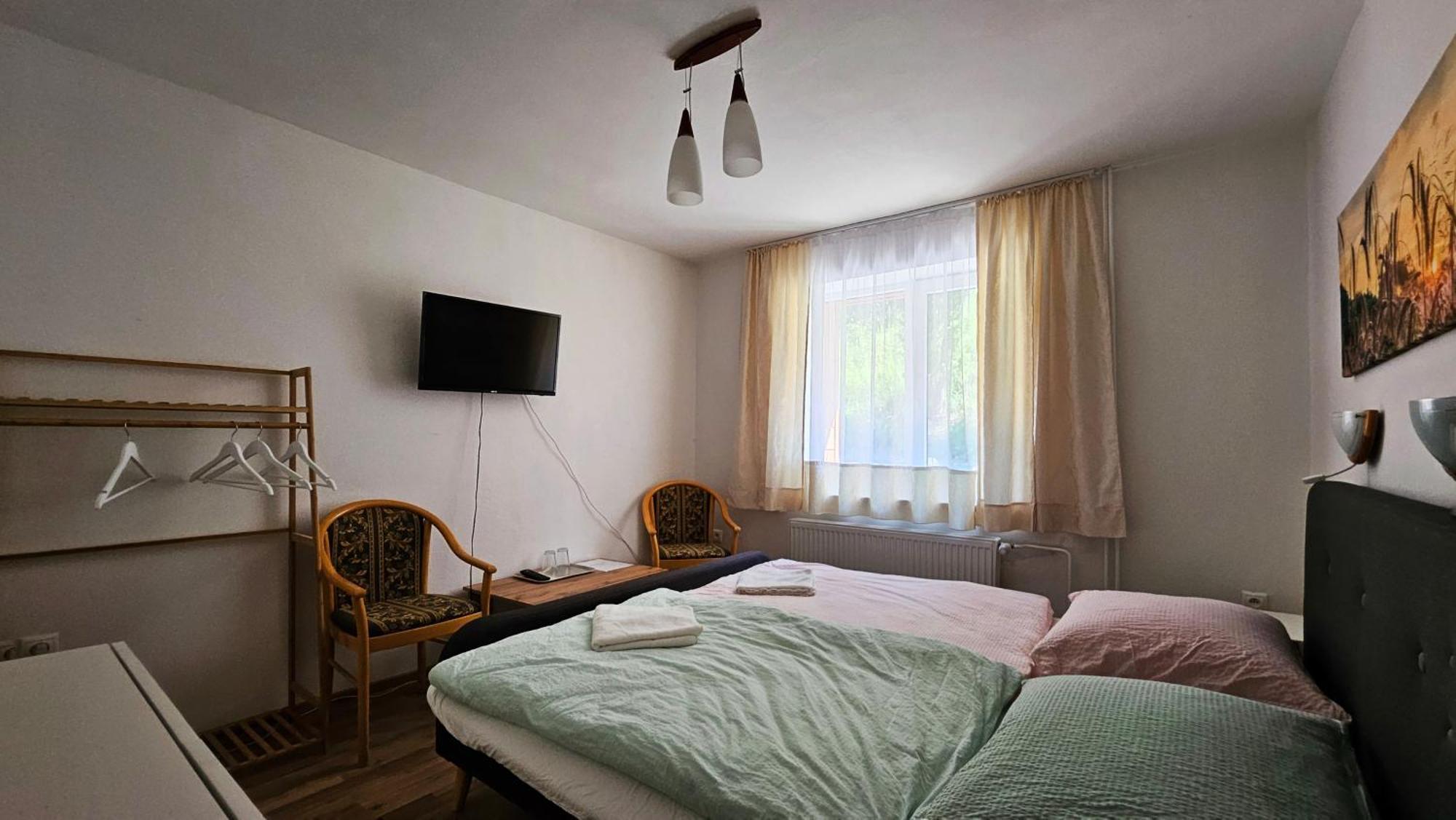 Penzion Toliar Hotel Stará Lesná Екстериор снимка