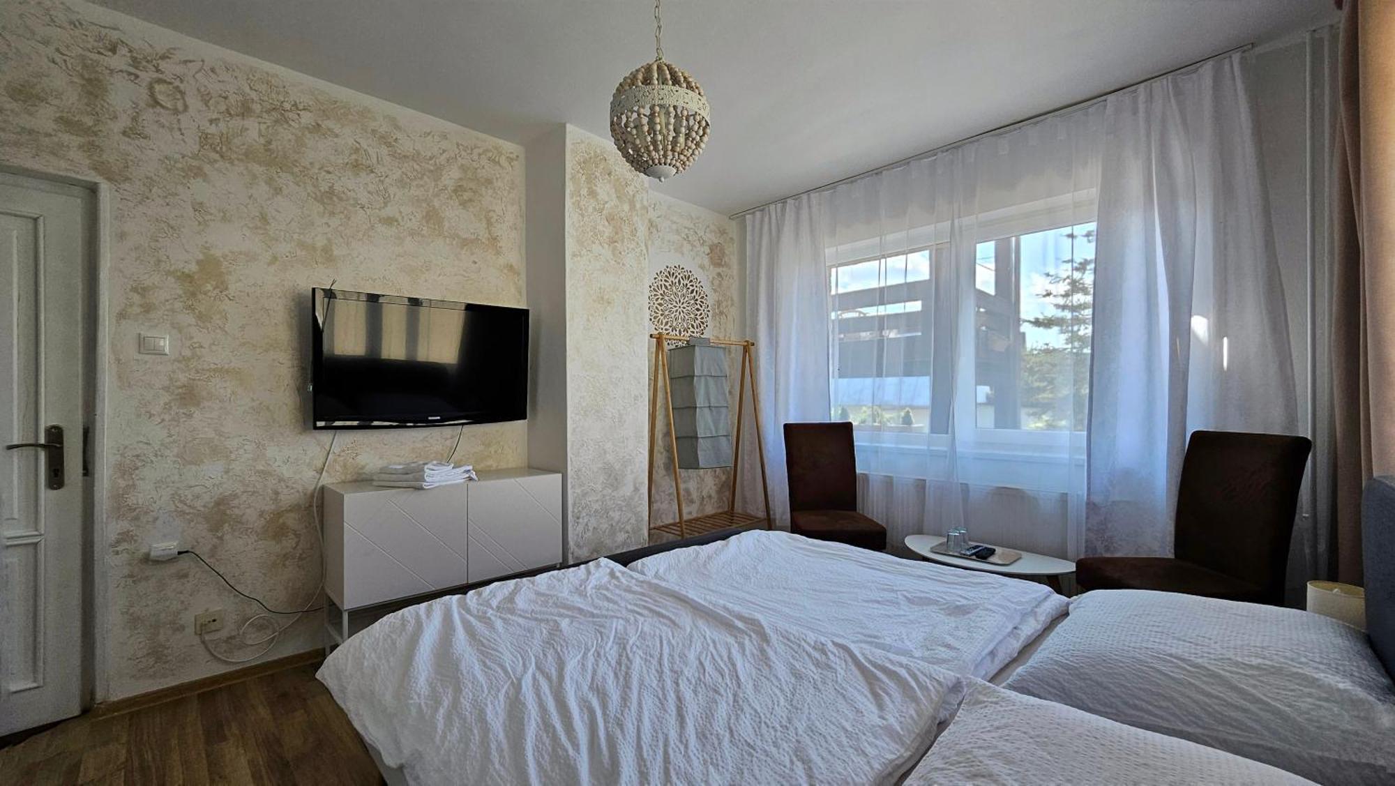 Penzion Toliar Hotel Stará Lesná Екстериор снимка