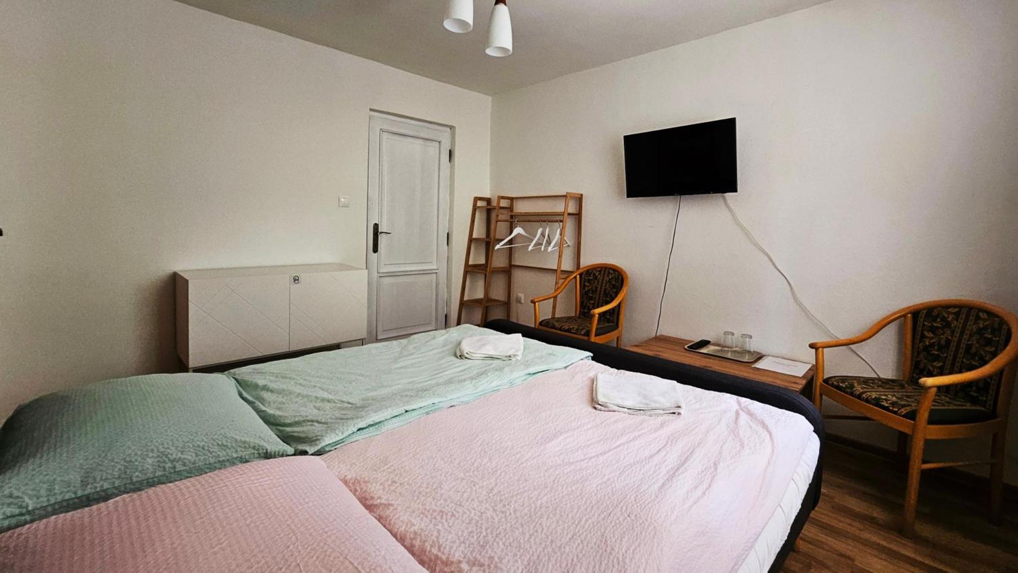 Penzion Toliar Hotel Stará Lesná Екстериор снимка